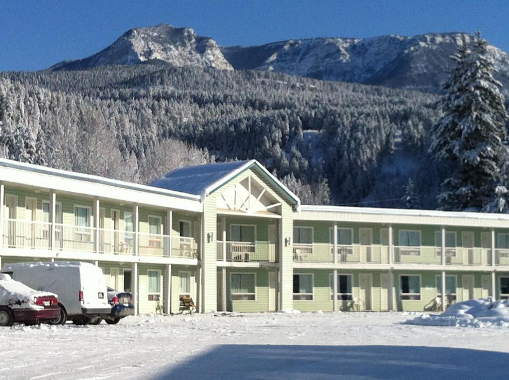 Ponderosa Motor Inn Golden Exterior photo